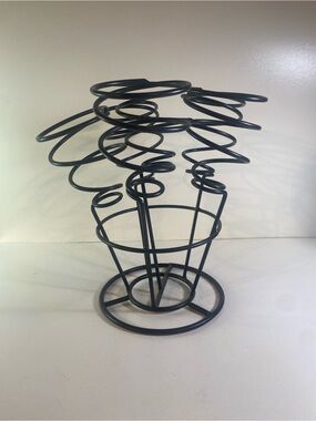 Oenophilia Black Metal 6 Bottle Bouquet Tabletop Wine Rack 13” Height